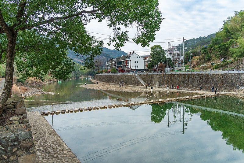 芦茨村